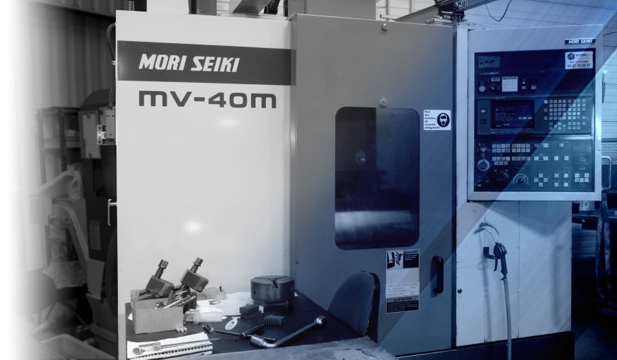 Centre d’usinage vertical MORI-SEIKI MV40m, 20 outils X560 Y500 Z500